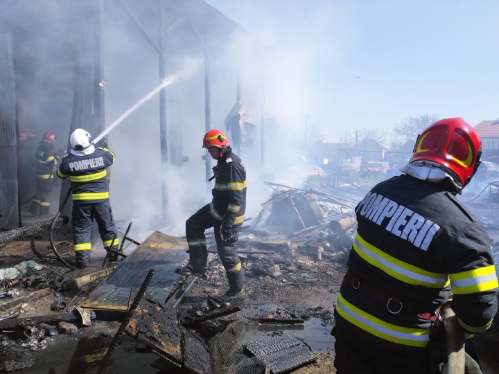 incendiu atelier auto decebal 2