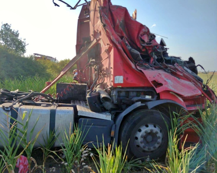 accident cisterna rasturnata 2