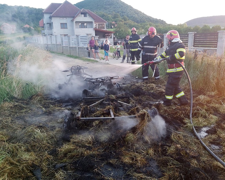 incendiu batarci atv remorca paie 1