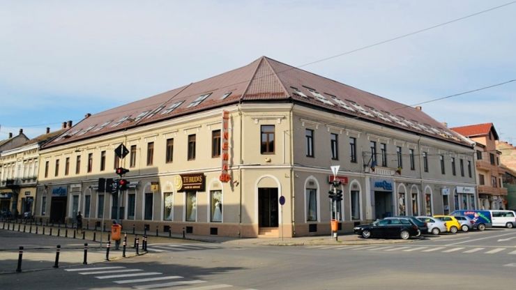 Dan Marius Cosma își lansează cel mai recent volum la Biblioteca Județeană Satu Mare