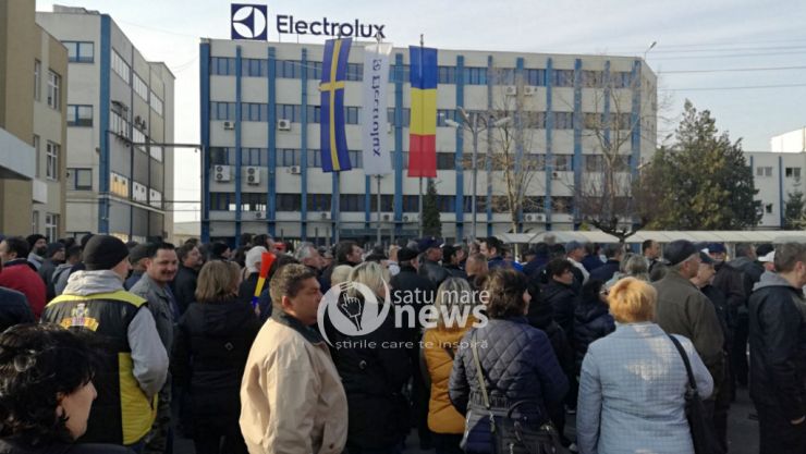 Ce spun angajații Electrolux care nu fac grevă despre colegii lor greviști
