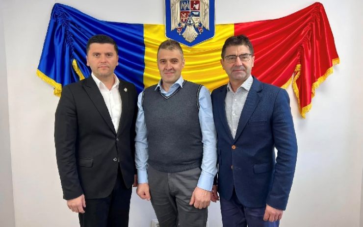 Deputatul PNL Adrian Cozma, prezent la instalarea viceprimarului comunei Turț