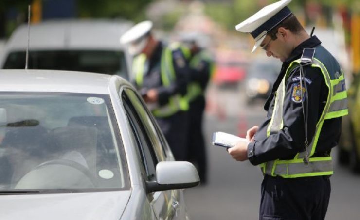 Peste 600 de sancțiuni aplicate de polițiștii sătmăreni în weekend. 65 de șoferi vitezomani au devenit pietoni